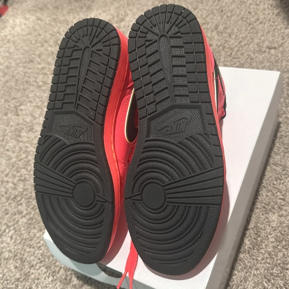 Women’s Air Jordan 1 retro high premium - Picture 8 of 9